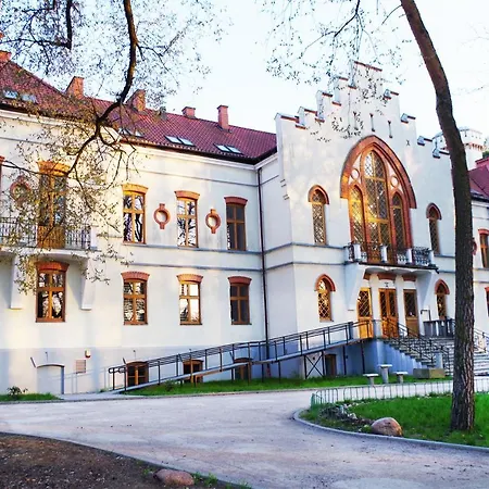 Dobry Zakatek Dom Rekolekcyjny 홀리데이파크 콘스탄친-예지오르나