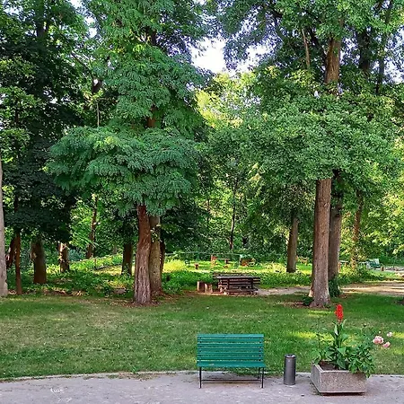 홀리데이파크 Dobry Zakatek Dom Rekolekcyjny 콘스탄친-예지오르나