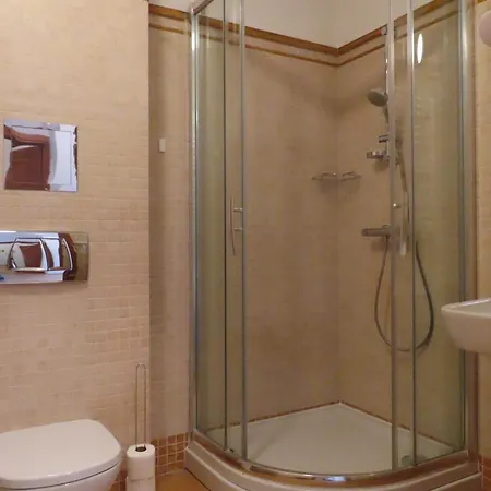 Dobry Zakatek Dom Rekolekcyjny 홀리데이파크 3*