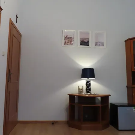 홀리데이파크 Dobry Zakatek Dom Rekolekcyjny 콘스탄친-예지오르나