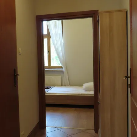 홀리데이파크 Dobry Zakatek Dom Rekolekcyjny 콘스탄친-예지오르나